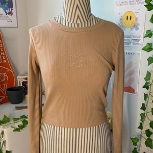 Brown long sleeve shirt w/ rhinestone butterfly in the middle SIZE: XS/S